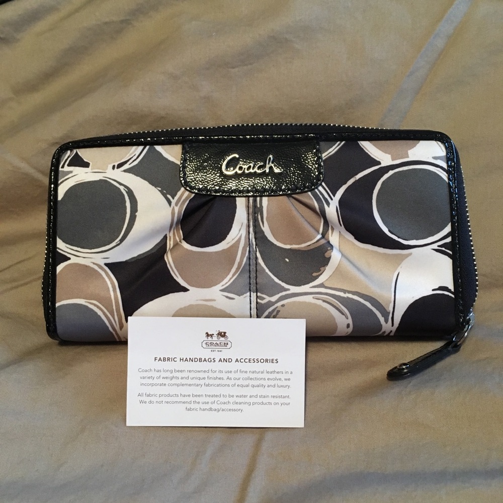 Coach Ashley Scarf Print Wallet EUC